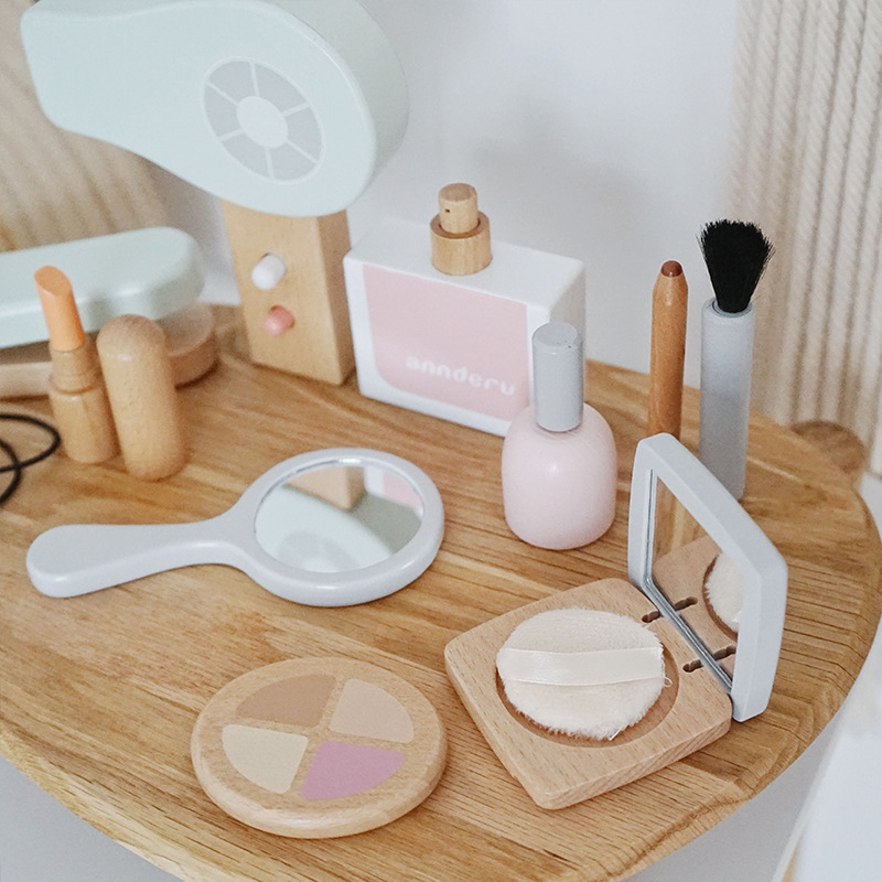 ชุดของเล่นแต่งหน้าจำลองไม้สำหร - Beauty Makeup Games บทวิจารณ์และราคา